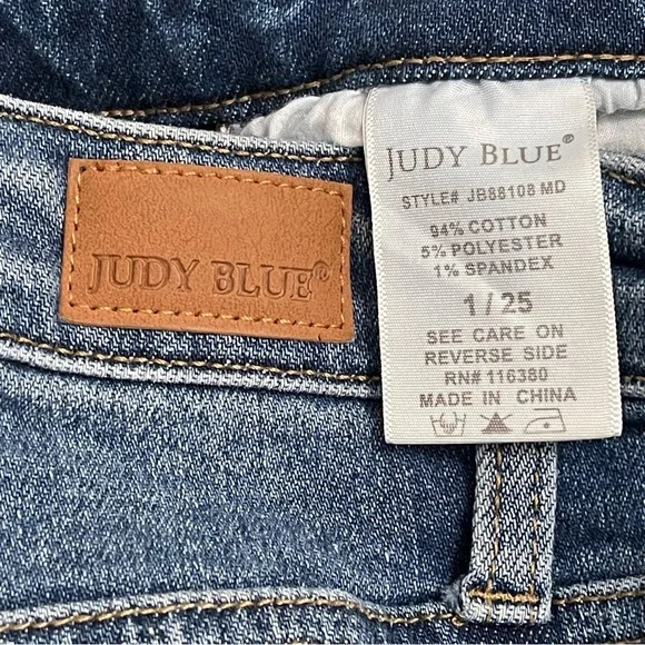 Judy Blue Faded Blue Boyfriend Jeans - Picture 10 of 11